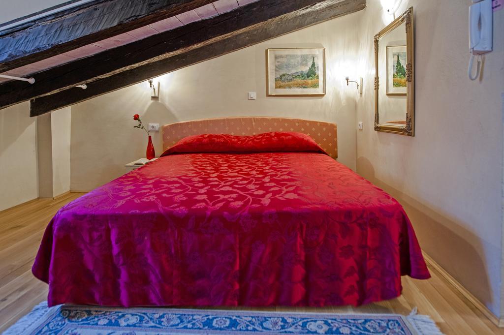 Residence Marco Polo Centro Storico 罗维尼 外观 照片