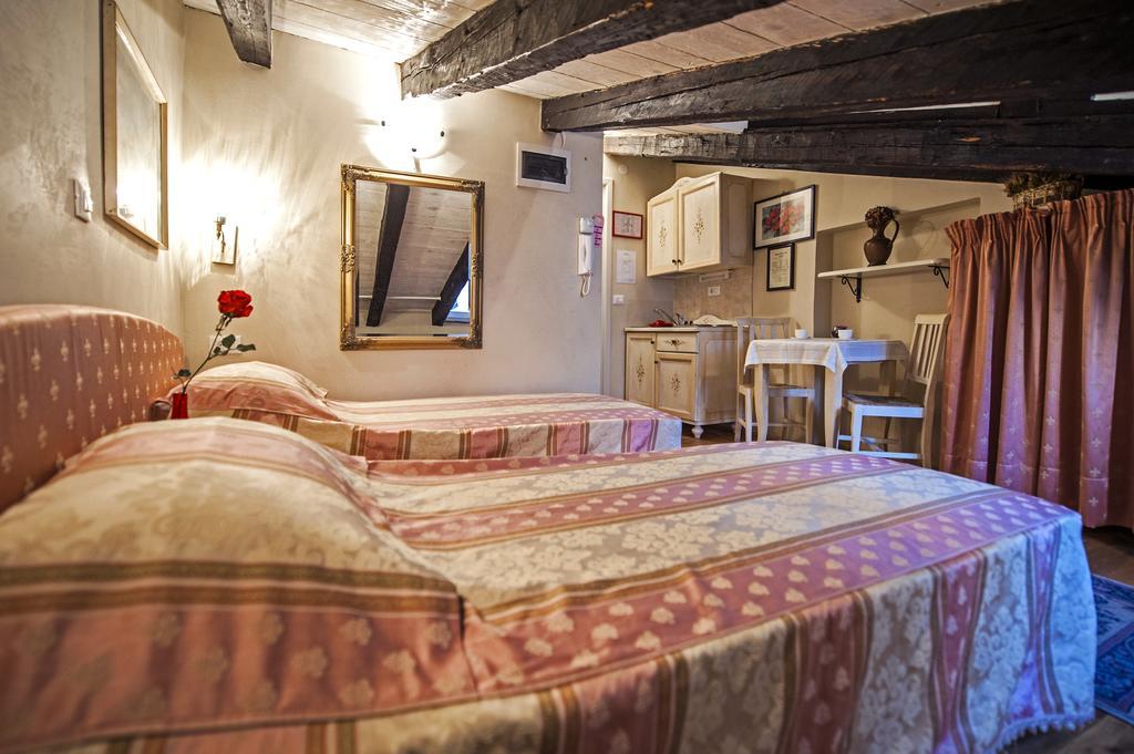 Residence Marco Polo Centro Storico 罗维尼 外观 照片