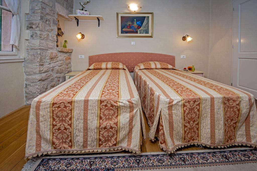 Residence Marco Polo Centro Storico 罗维尼 外观 照片